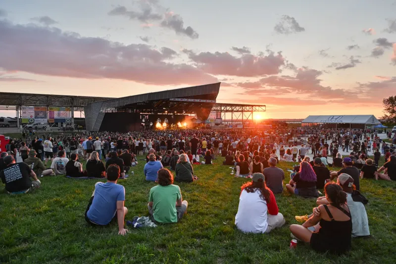 Terminal b sunset concert