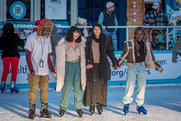 Enlarge image: Skating Friends 3