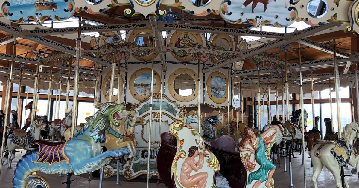 H & m carousel clearance